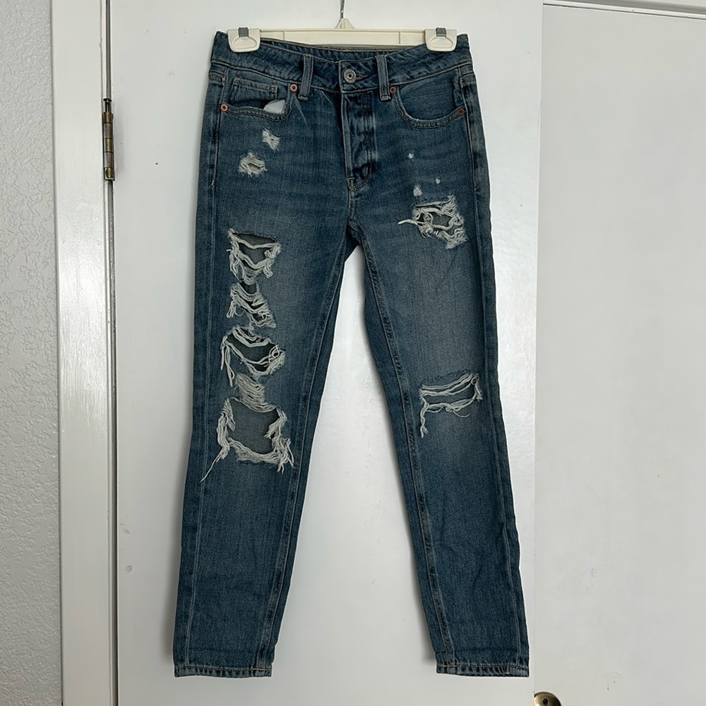 AE Tomgirl jeans